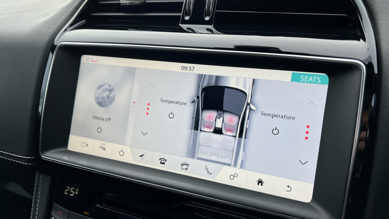 Jaguar F-Pace 2.0d [240] Chequered Flag 5dr Auto AWD Diesel Estate